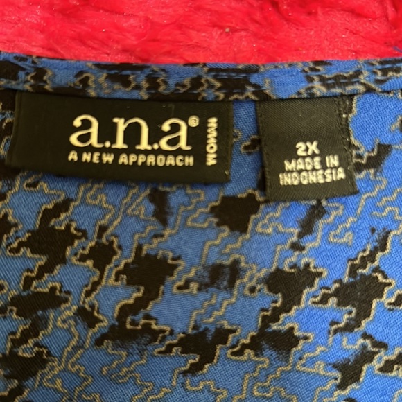 Ladies ana 2X blue print blouse - Picture 4 of 13